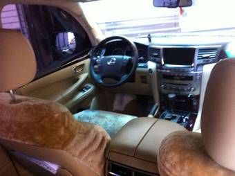 2010 Lexus LX570 Photos