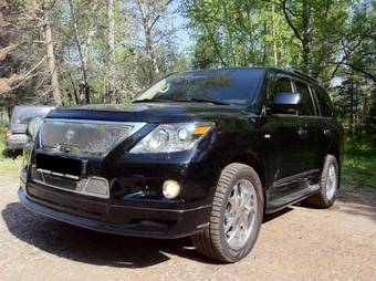 2010 Lexus LX570 Photos