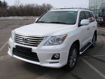 2011 Lexus LX570 Photos