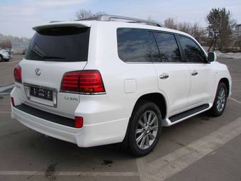 2011 Lexus LX570 Photos