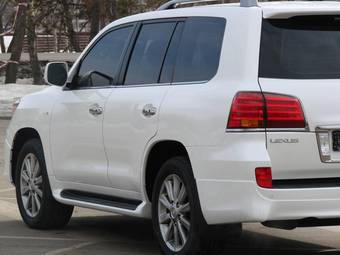 2011 Lexus LX570 Photos