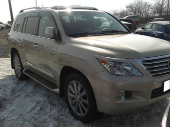 2011 Lexus LX570 Pictures