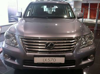 2011 Lexus LX570 Photos