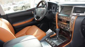 2011 Lexus LX570 Pics