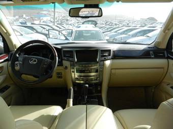 2011 Lexus LX570 Pictures