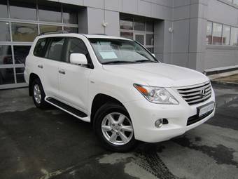 2011 Lexus LX570 Photos