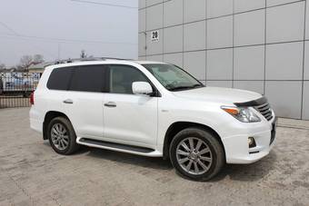 2011 Lexus LX570 Photos