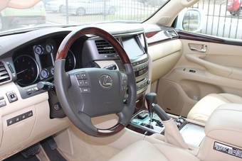 2011 Lexus LX570 Pics