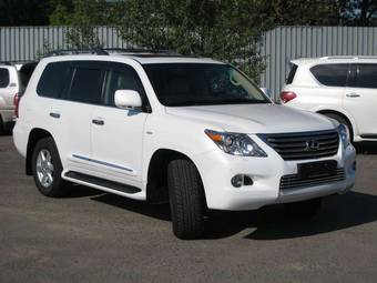 2011 Lexus LX570 Pictures