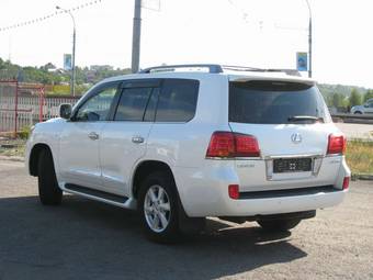 2011 Lexus LX570 Pics