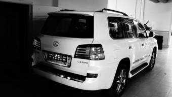 2012 Lexus LX570 Pictures