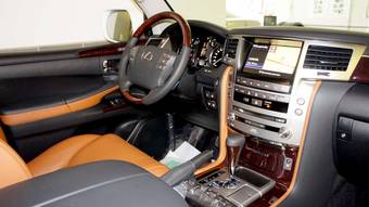 2012 Lexus LX570 Images