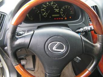 2000 Lexus RX300 Photos