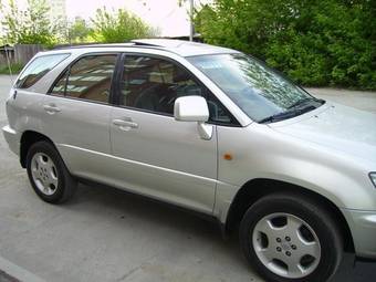 2001 Lexus RX300 Pics