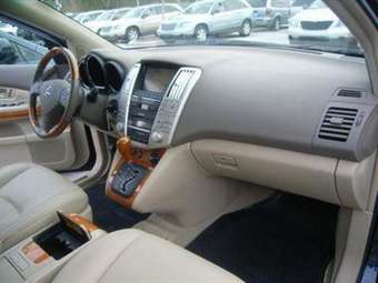 2004 Lexus RX330 Images