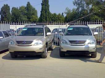 2004 Lexus RX330 Images