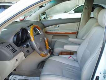 2004 Lexus RX330 Pics