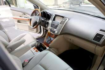 2004 Lexus RX330 Photos