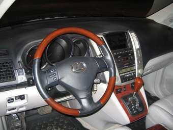 2004 Lexus RX330 Images