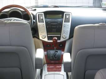 2004 Lexus RX330 Pictures