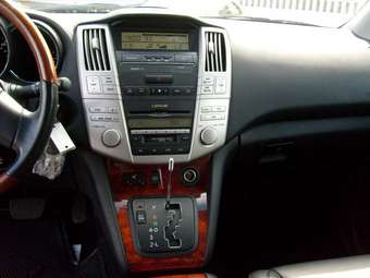 2004 Lexus RX330 Images