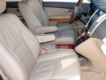 2004 Lexus RX330 Photos