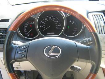 2004 Lexus RX330 Images