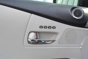 2010 Lexus RX350 Pictures