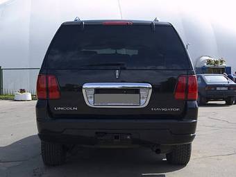 2003 Lincoln Navigator Photos