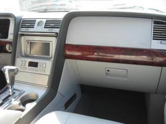 2005 Lincoln Navigator Photos