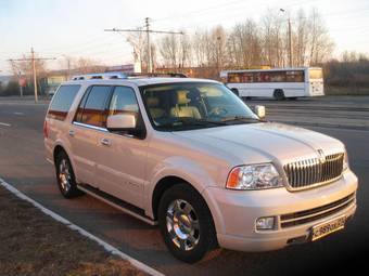 2005 Lincoln Navigator Wallpapers