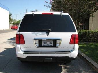2005 Lincoln Navigator Wallpapers