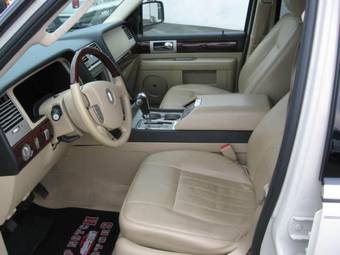 2005 Lincoln Navigator Photos