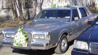 1986 Lincoln Town Car Photos