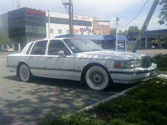 1991 Lincoln Town Car Photos