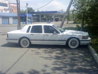 1991 Lincoln Town Car Pictures
