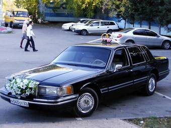 1992 Lincoln Town Car Photos