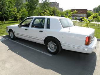 1993 Lincoln Town Car Photos