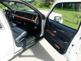 1993 Lincoln Town Car Pics