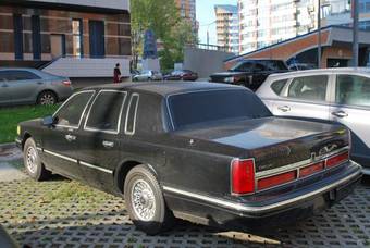 1997 Lincoln Town Car Photos