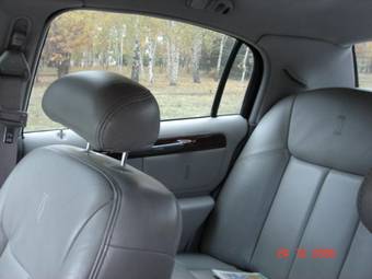 1999 Lincoln Town Car Photos