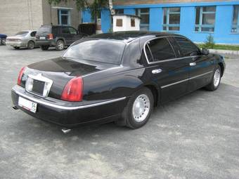 2000 Lincoln Town Car Images
