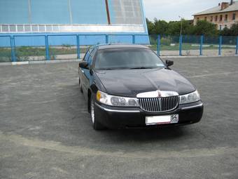 2000 Lincoln Town Car Pictures