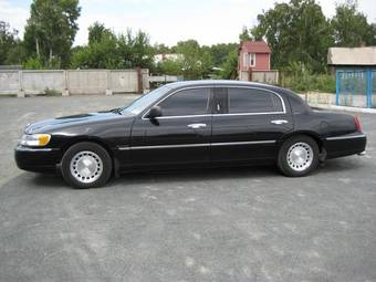 2000 Lincoln Town Car Pics