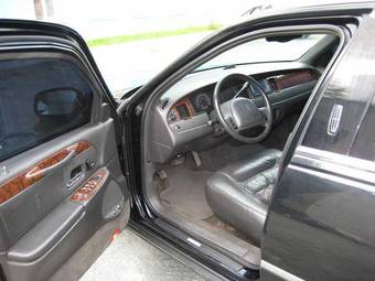 2000 Lincoln Town Car Pics