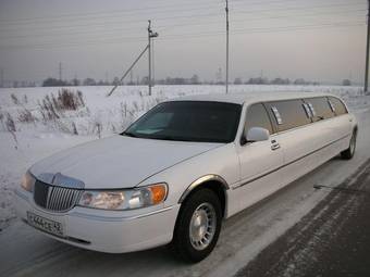 2000 Lincoln Town Car Pictures