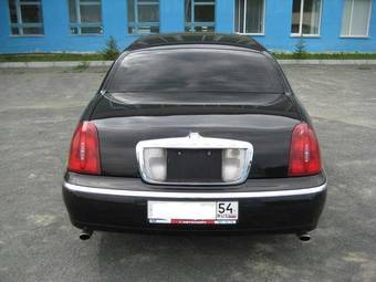 2000 Lincoln Town Car Pictures