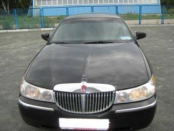 2000 Lincoln Town Car Photos