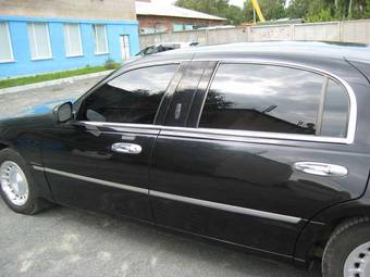 2000 Lincoln Town Car Photos