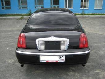 2000 Lincoln Town Car Pictures